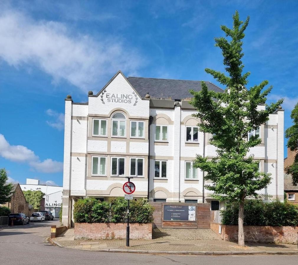Roomspace Serviced Apartments- Walpole Court Ealing Exteriör bild