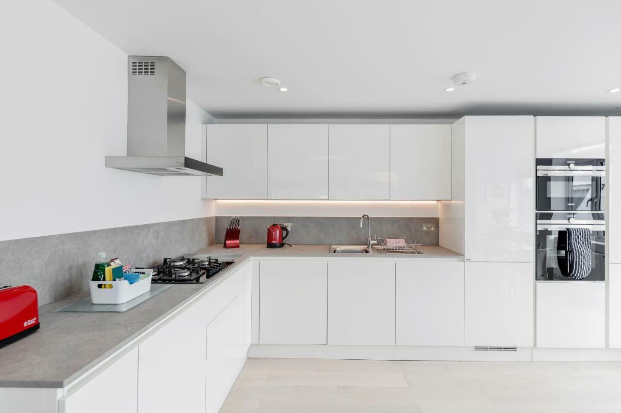 Roomspace Serviced Apartments- Walpole Court Ealing Exteriör bild