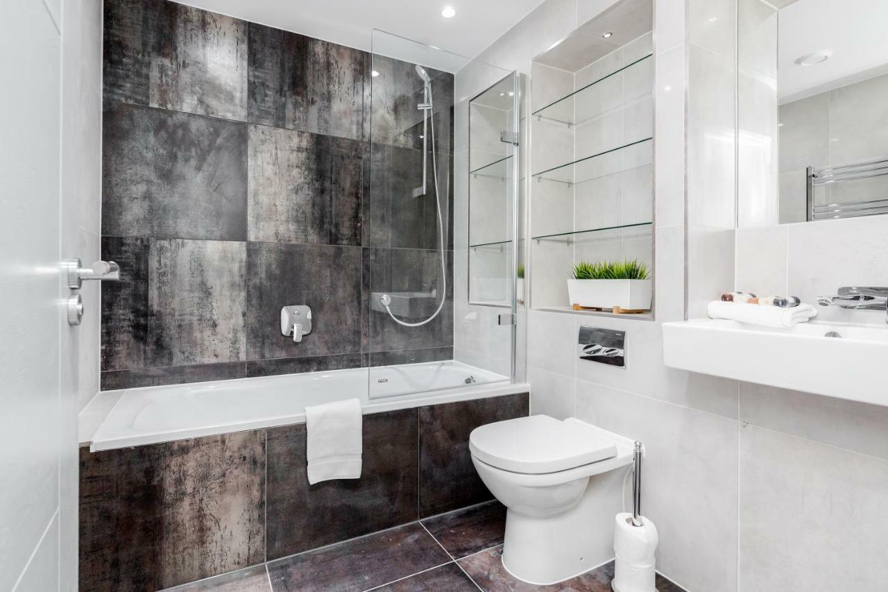 Roomspace Serviced Apartments- Walpole Court Ealing Exteriör bild