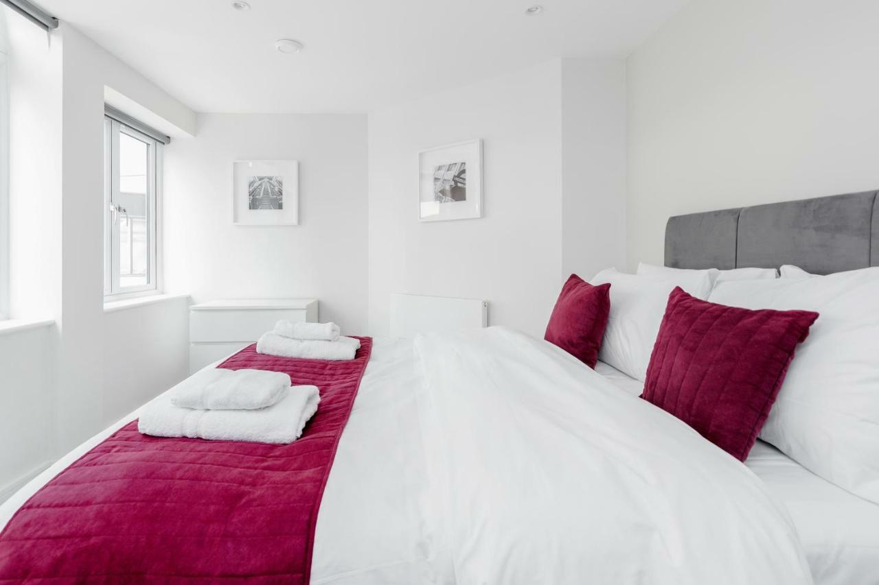 Roomspace Serviced Apartments- Walpole Court Ealing Exteriör bild