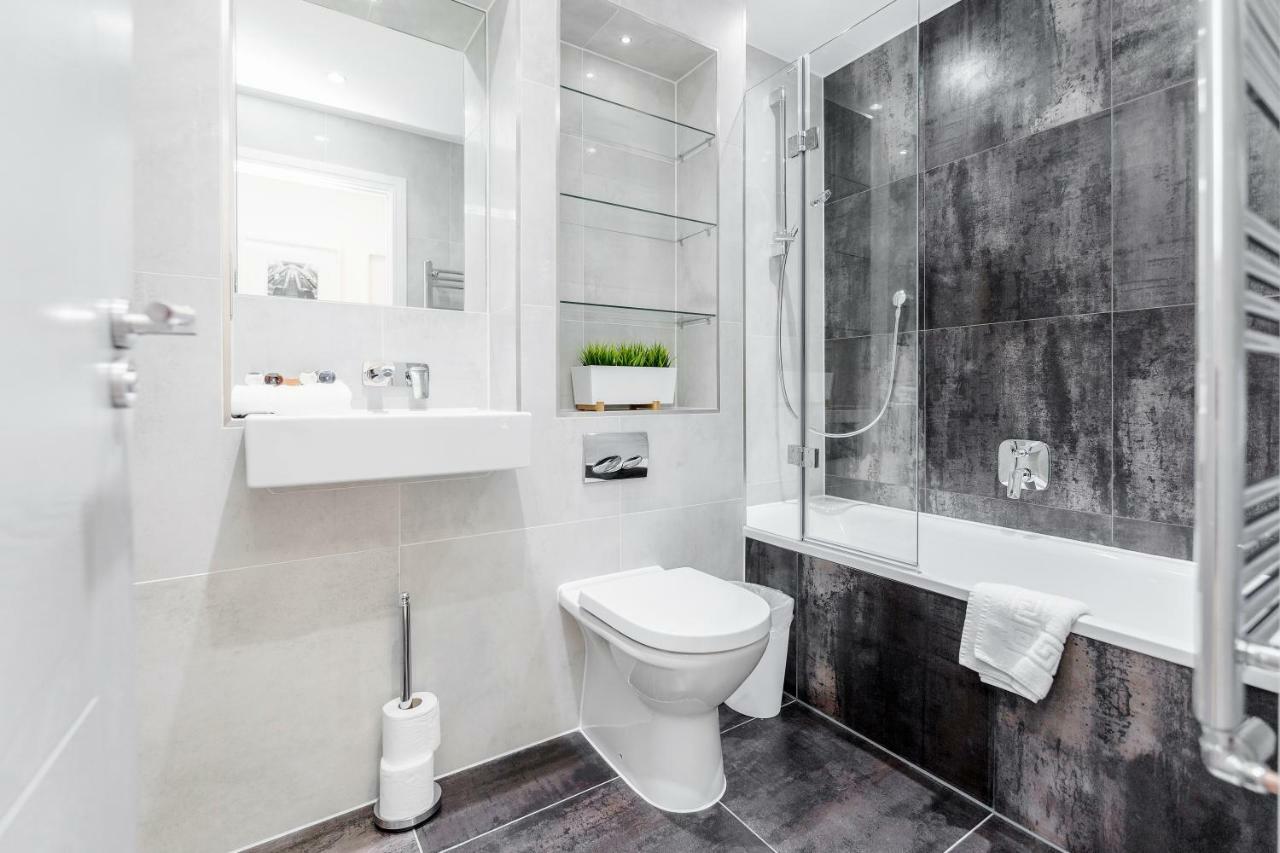 Roomspace Serviced Apartments- Walpole Court Ealing Exteriör bild